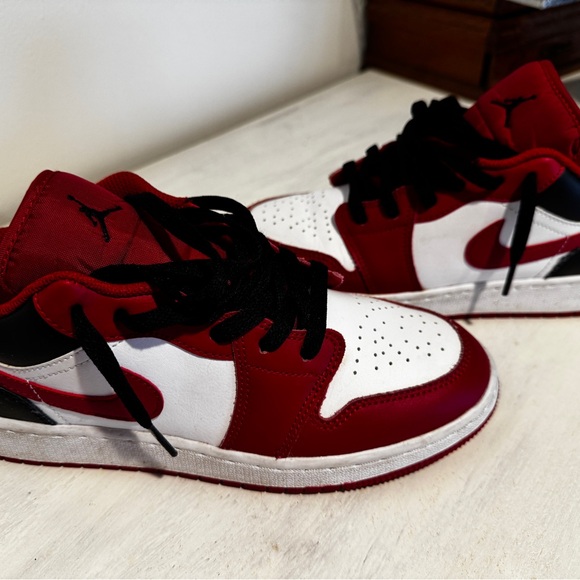 Air Jordan 1 low (GS) - Picture 3 of 4